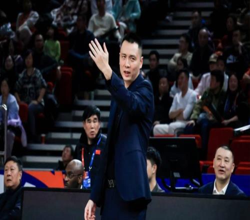 CBA最新消息！上海男篮补充阵容，黄荣奇完成签约，许钟豪复出