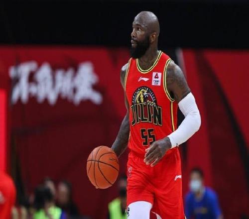 多米尼克琼斯：我拒绝了一家CBA球队的邀约，一月前暂时休息