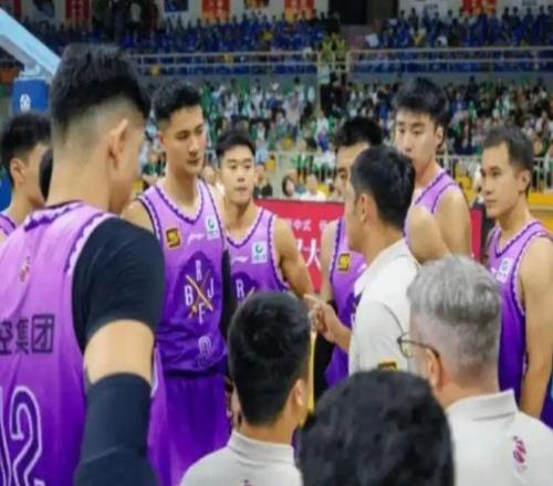 CBA又一个顶级后卫19岁小将面对赵继伟砍23分，真厉害