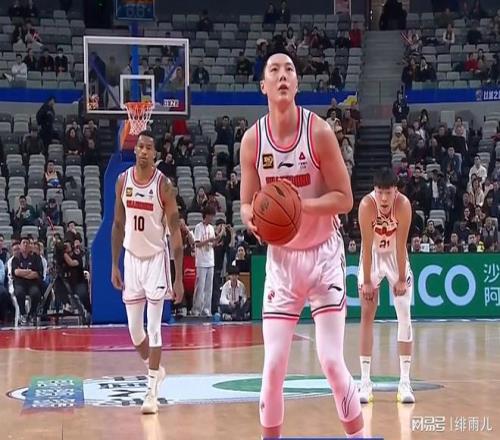 恭喜杜锋！CBA“暴力分卫”正式加盟，这可是广东队的老大！