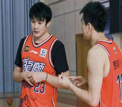 得分不如曹芳王鹤棣！打个表演赛仅14分，4字外援回CBA彻底无望