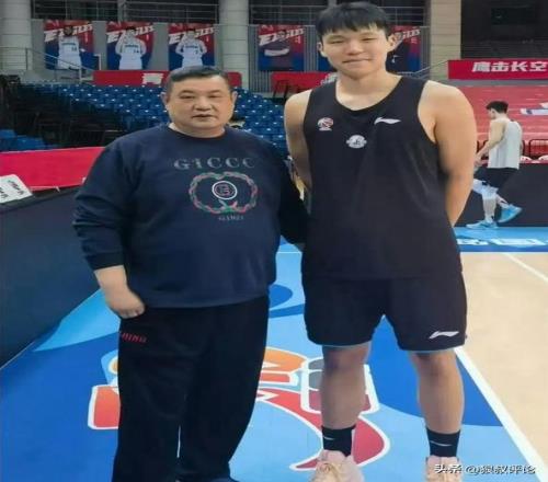 杨瀚森启蒙恩师！青岛男篮讣告：徐长锁因病医治无效不幸与世长辞