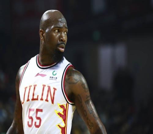 琼斯：我拒绝了CBA球队邀约，接下来专注休息&明年1月见
