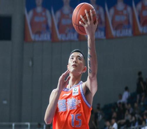 邱彪：联系陈林坚还是想补强三四号位但要体检过关才能考虑之后