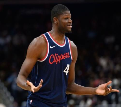 CBA最新消息！曝班巴加盟上海，广东签约顶级内线，法耶去宁波