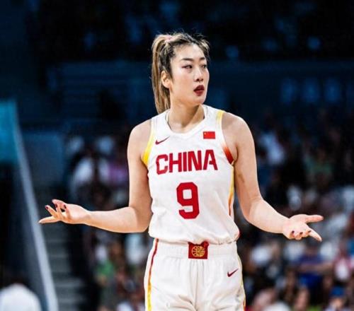 中国女篮第一纳税人球星李梦年交税或达370万！