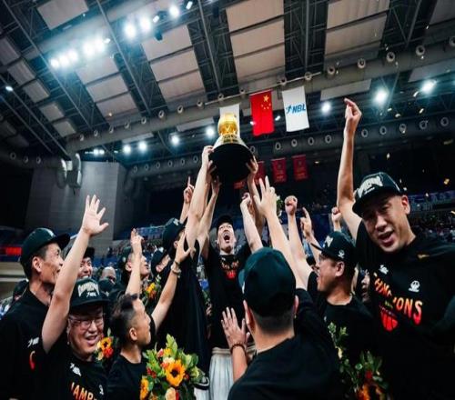 中国篮球，迎蜕变的关键1步！篮协压力陡增：若错过，恐再等10年