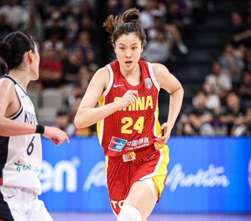 又美又能打！中国女篮27岁1米82王牌蜕变：轰39+9化身穿云箭