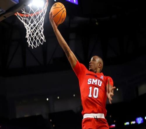 土豪队也减少投入了新疆队将签下上赛季表现平平的北京队外援