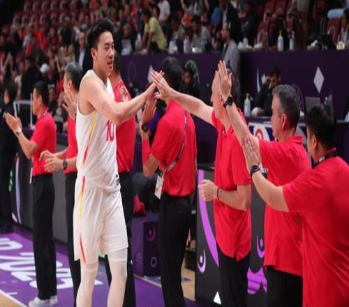 中国篮球也有了“海外兵团”的雏形！走出去，我们需要更高的天花板