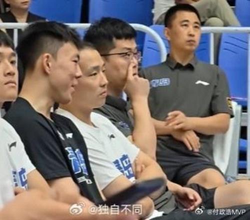 媒体人：浙江队利用自身缺陷&王奕博双重身份限制他很难让人共情