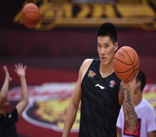 媒体人：吉林为曾繁日预留注册名额，预计11月完成注册