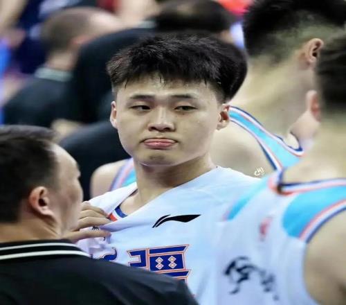 北京赵睿！广东崔永熙，上海张镇麟！谁是CBA休赛季最大赢家