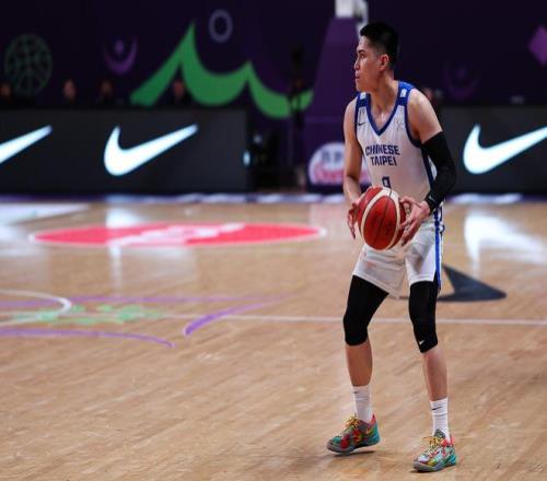 CBA出品杀疯了亚洲杯至今单场得分最高的两位球员都来自CBA