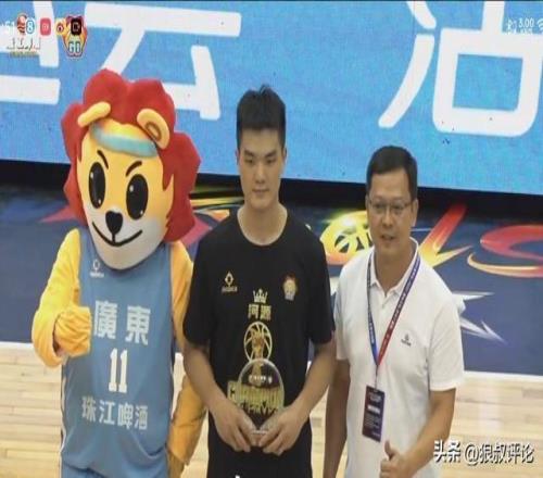 广东联赛打破东莞“垄断”绝对功臣！黎伊扬与福建男篮完成续约