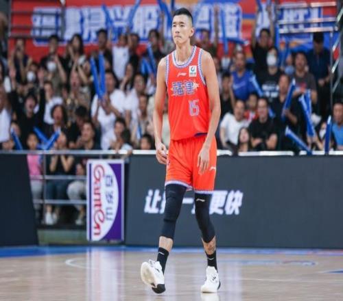 2025CBA转会市场盘点：山东男篮期待陈林坚京沪粤三强是大赢家