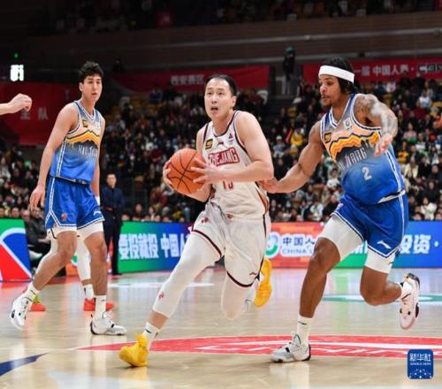 浙江球员王奕博转会青岛男篮陷僵局，“双重身份”成病根