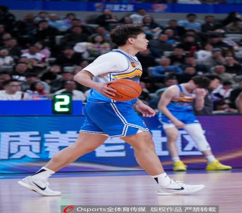 媒体人：咨询了专业人士CDE类合同的球员转会不强制要求合同平移