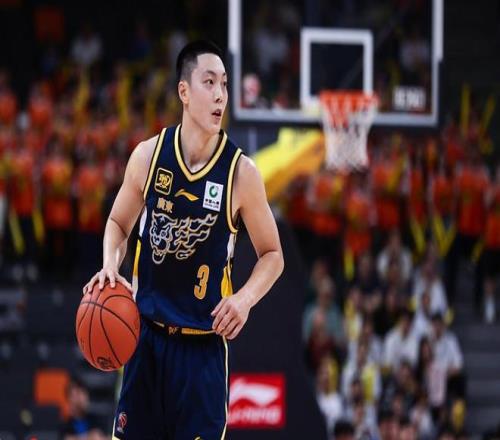 CBA广东16人名单！两笔续约两笔引援，徐昕被租借，胡明轩拿顶薪