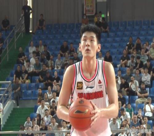 正式上位！男篮顶级内线被杜锋重用，刚出道就成广东队第三当家！