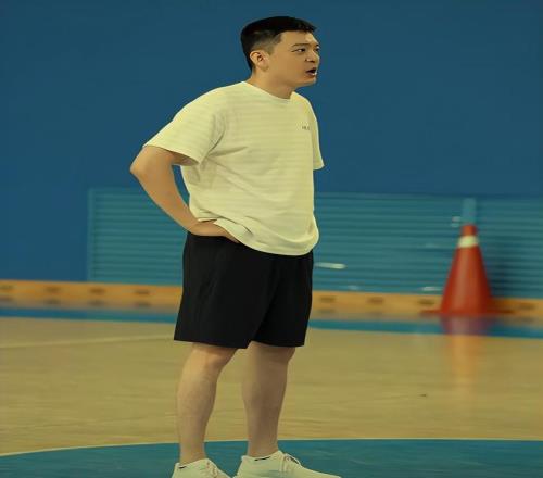 下午4点14，辽篮48秒训练视频曝光！杨鸣以身作则，代彦龙跟队！