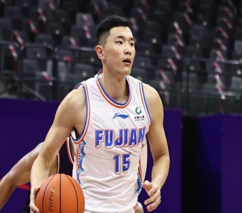 山东男篮动态更新，4名新人获得邱彪青睐，旧将加盟奥林匹亚科斯