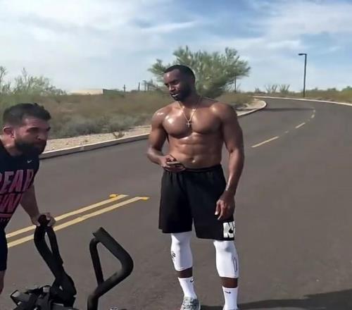 八块腹肌！辽篮三冠功勋仍积极训练此前传被球队放弃