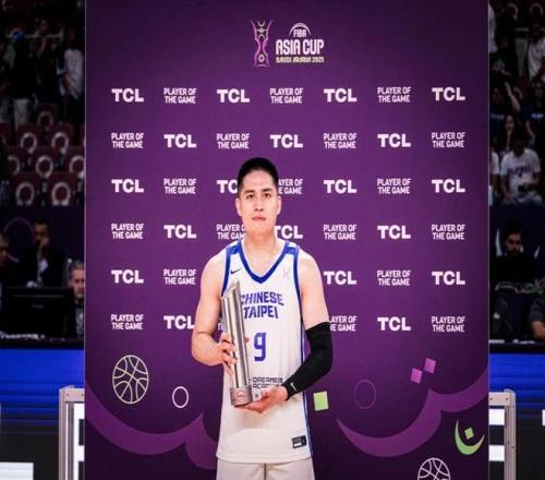 给中国男篮后卫打样！陈盈骏34+6三分率中国台北男篮开门红获MVP