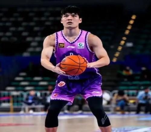 陈国豪接近加盟广东，小丁不再打CBA，姜宇星加盟辽宁只待官宣