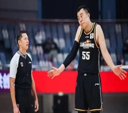 媒体人暗示韩德君退役，一人一城，评论区满是不舍和祝福