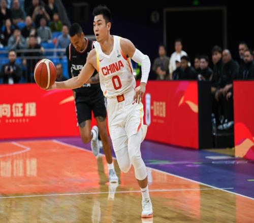 男篮热身赛上半场中国4843波黑廖三宁、高诗岩各得9分