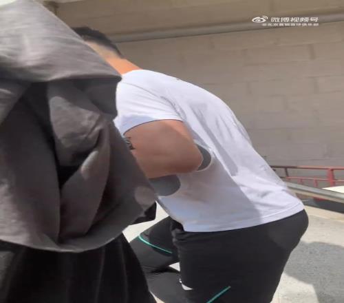 北京男篮晒球队训练视频：复工第1天强度拉满夺命十七折安排上！