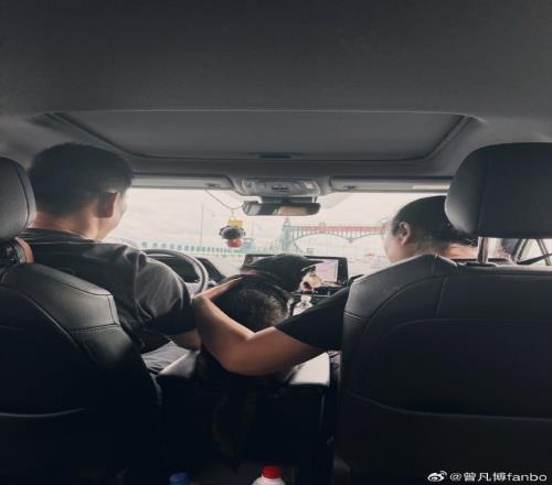 期待早日回归赛场！曾凡博晒出一组近照戴墨镜十分显酷