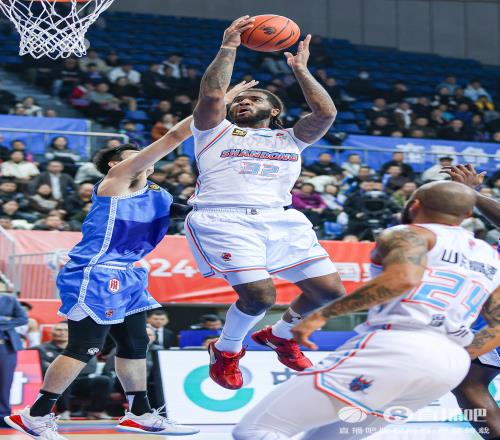 媒体人：山东已和克里斯达成续约协议后者拒绝了辽宁不错的报价