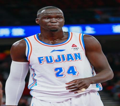 媒体人：福建男篮主帅凯撒跟梅克有过沟通但后者选择暂时不回归