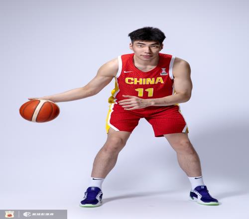 拿下荷兰！中国男篮3人上双：余嘉豪16+10王俊杰&胡明轩各得13分