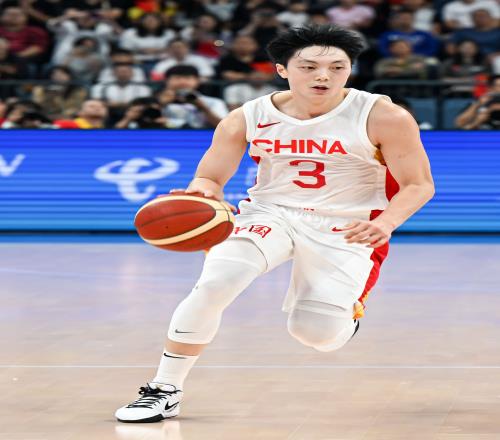 手凉！胡明轩半场9分钟6投仅1中拿到5分3板三分3中0