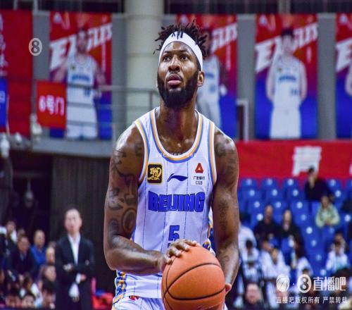 记者：北京男篮大概率上报杰曼和奥莫特两名外援的优先续约权