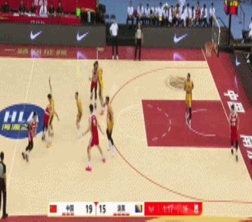 外线开炮！雷蒙手感火热连中2记三分帮助球队取得两位数领先