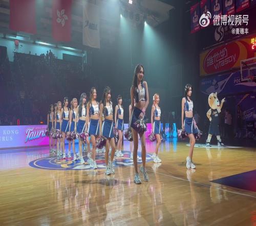 麦穗丰晒香港金牛啦啦队:今年NBL竞争比想象中激烈噢 麦穗丰晒香港金牛啦啦队:今年NBL竞争比想象中激烈噢