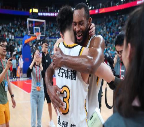 专收辽篮旧将！曝广州签下弗格前CBA第一外援回到梦开始之地