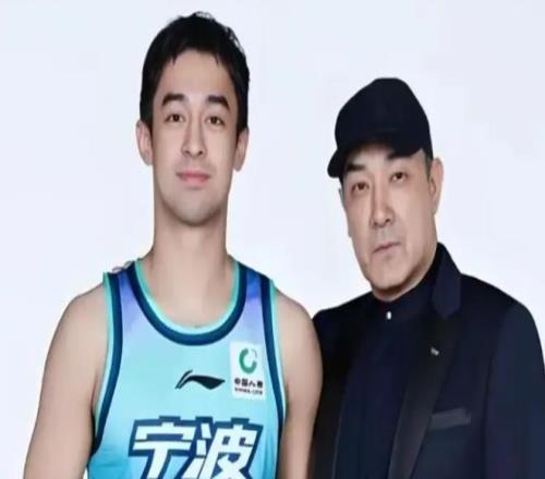 不打了！CBA星2代退役，场均19分，给顶薪都不要，打篮球只是副业