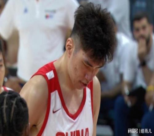 连西乙都打不了！余嘉豪场均仅有4+3，将失去男篮第二中锋位置