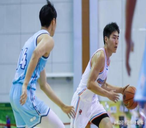 42投38中狂轰101分！男篮25岁新秀杀红眼：他还能重返CBA吗