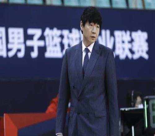 山东男篮最新消息！第三外援浮出水面，克里斯提前归队