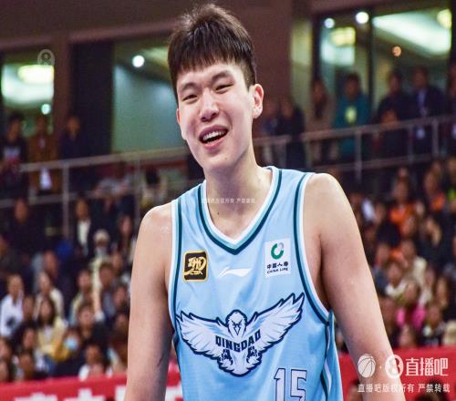 造杀伤能力很强！杨瀚森半场5中3拿到12分5板罚球10中6