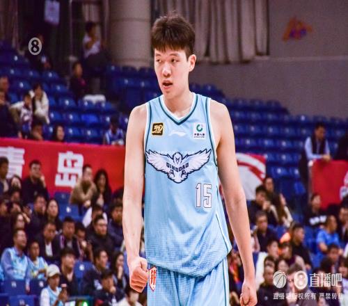 打一节休一节杨瀚森24分钟7中6拿下14分5板4助