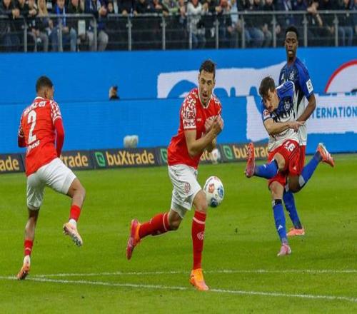 美因茨后卫科尔本轮染黄，成为德甲第二位黄牌数破百的球员