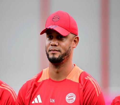 孔帕尼：凯恩攻防俱佳且训练中还带动队友，这让我的工作倍感轻松