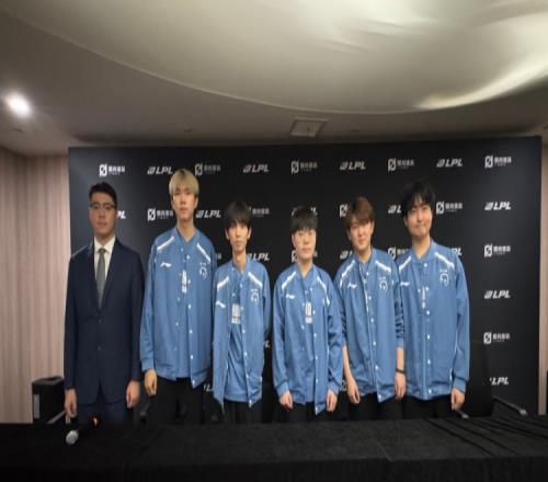 TT赛后群访Aki：大家更团队了游戏内的沟通也更多了